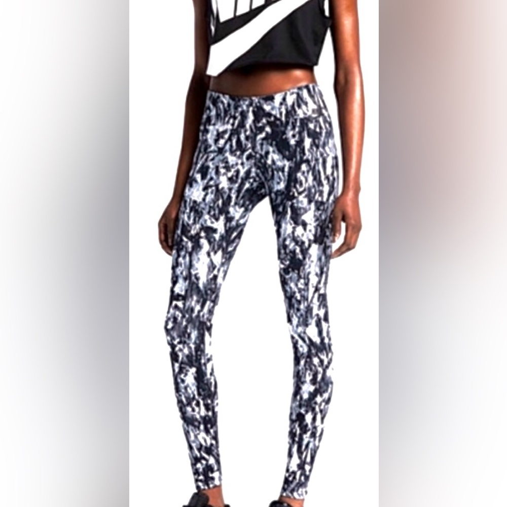 Nike Leg-a-See Mishmash Print Tights Style: 643047-060 black/white size XS